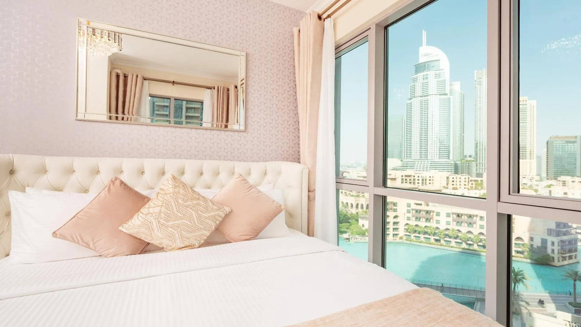 Elite Royal Apartment - Full Burj Khalifa & Fountain View - Luxurious - Largest Layout - Chairman Dubai