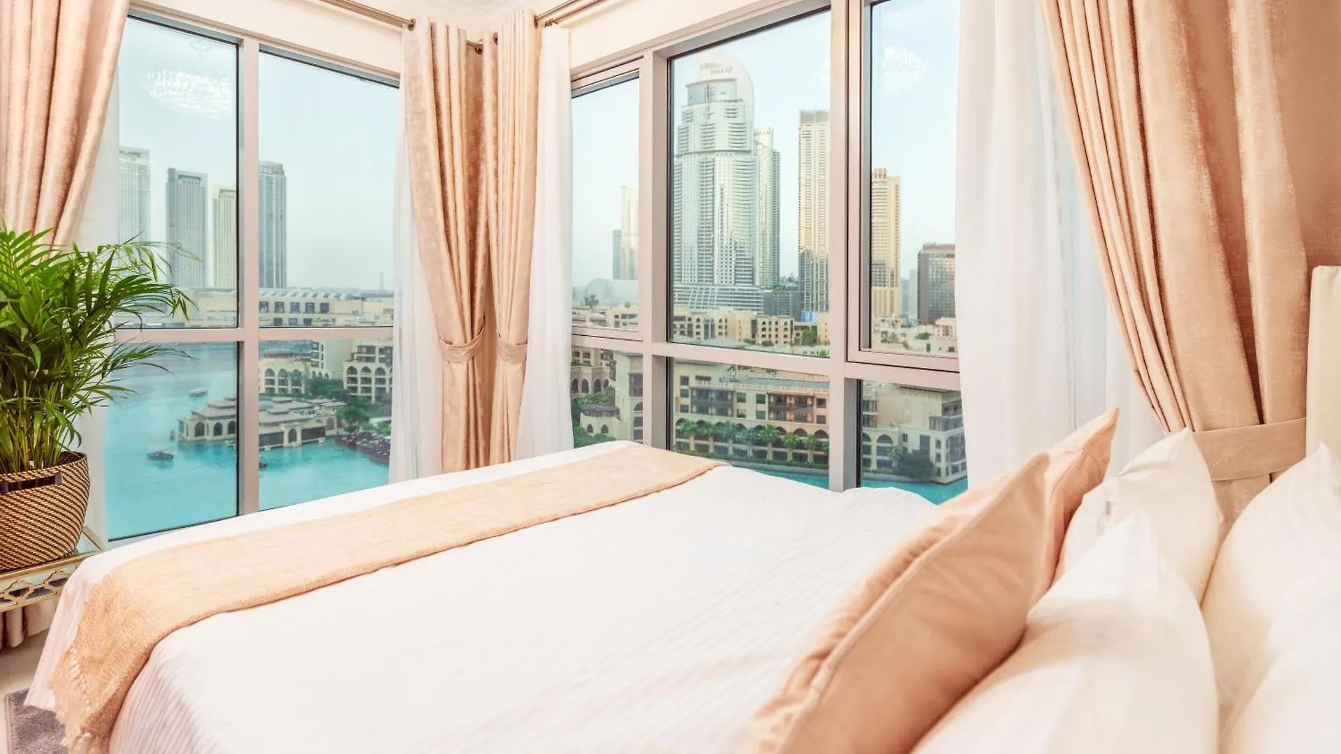 Elite Royal Apartment - Full Burj Khalifa & Fountain View - Luxurious - Largest Layout - Chairman Dubai